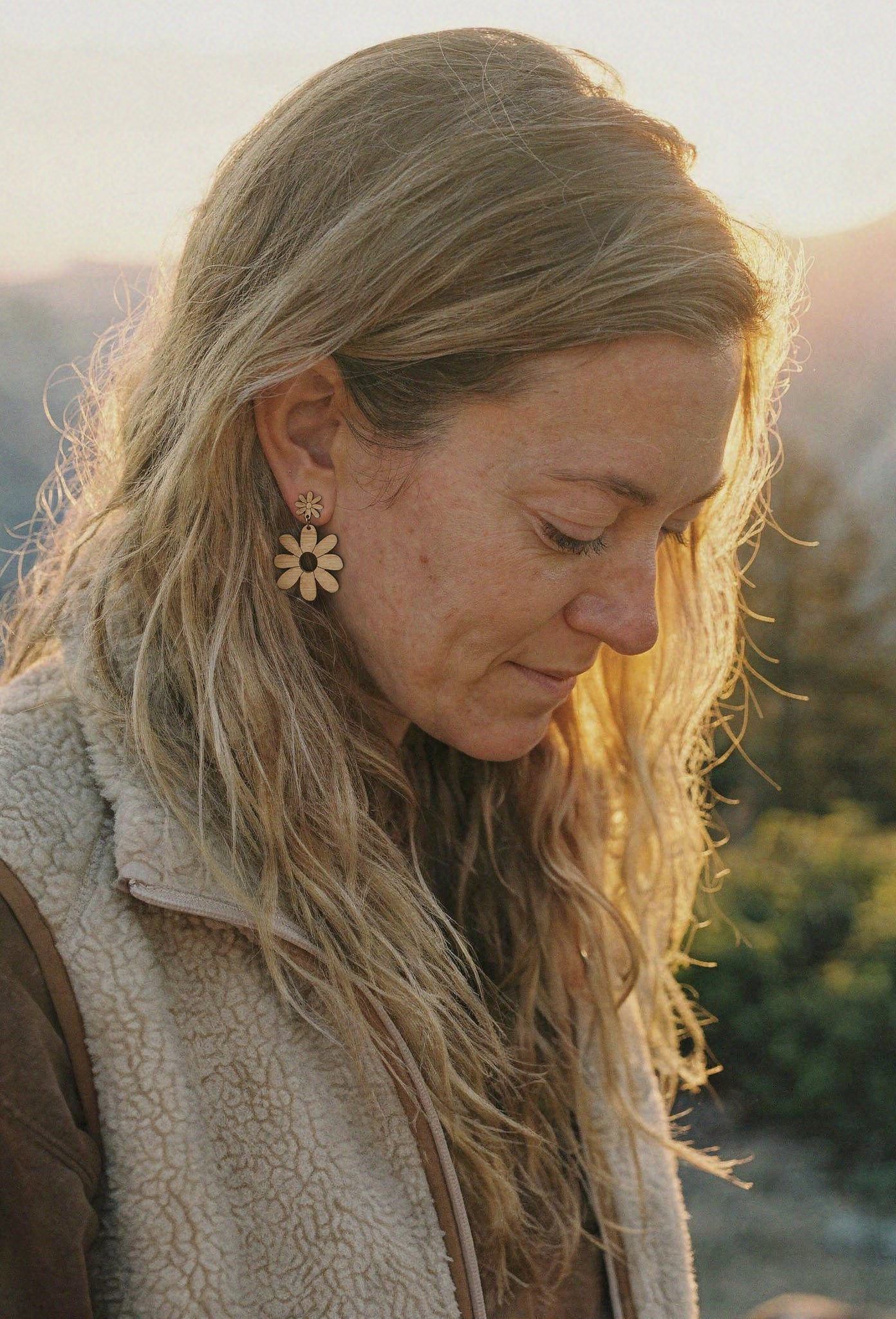 1.5" DAISY DROP EARRINGS | LANI