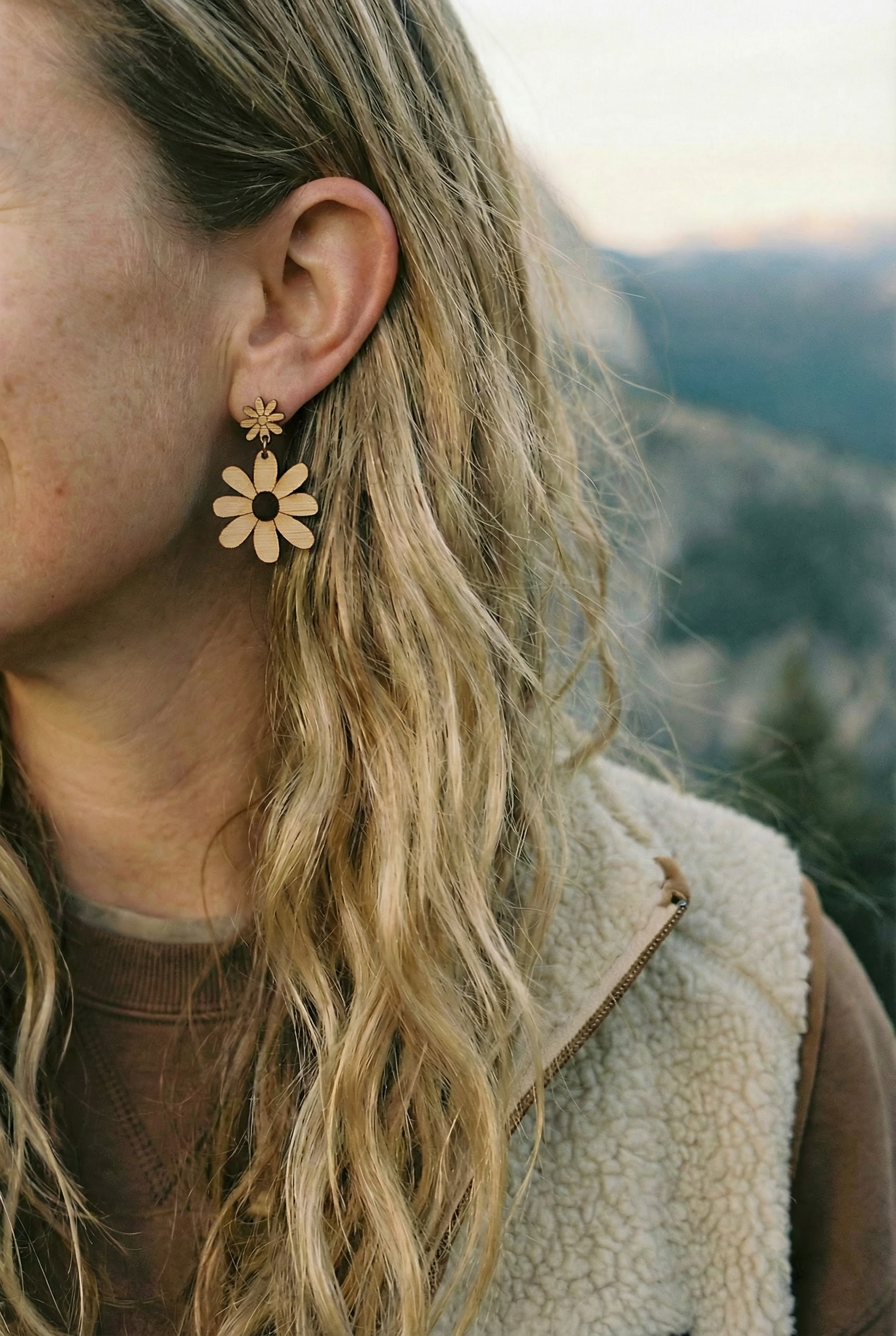 1.5" DAISY DROP EARRINGS | LANI